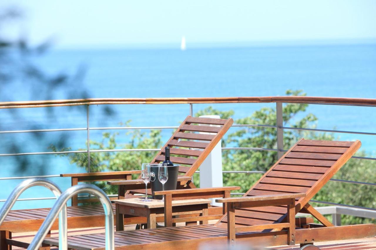 Capro - Milos Bay Villas Áyios Nikítas 外观 照片