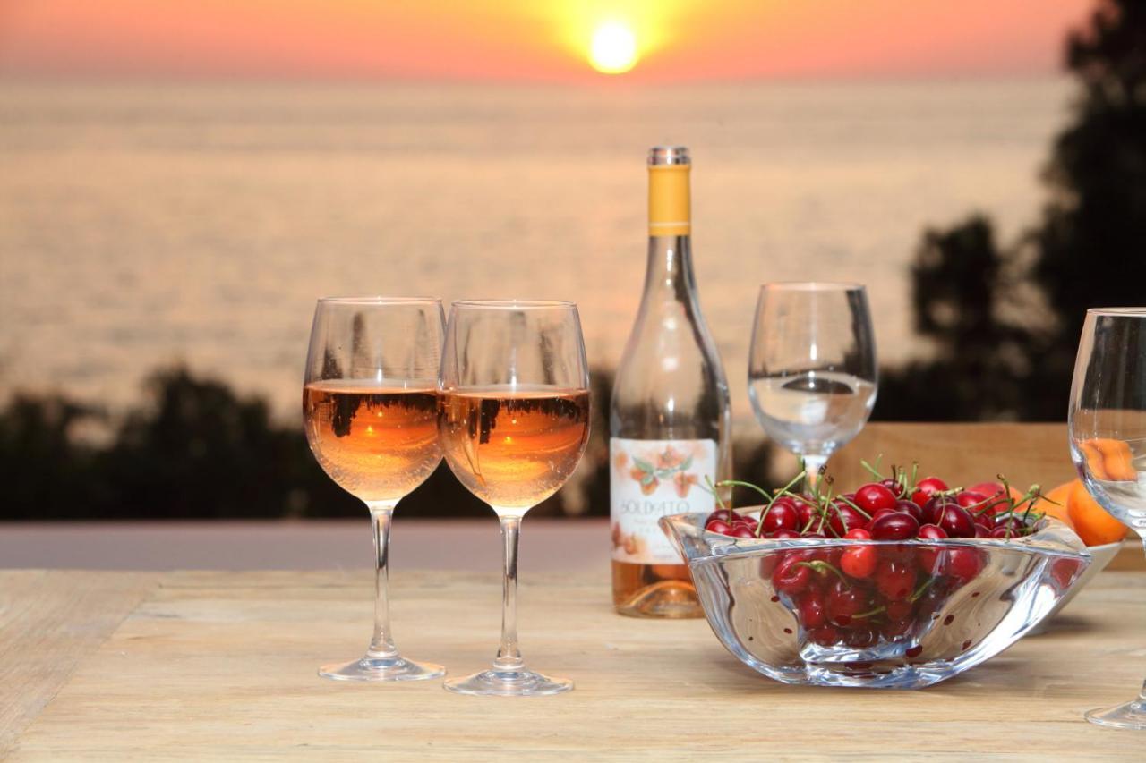 Capro - Milos Bay Villas Áyios Nikítas 外观 照片